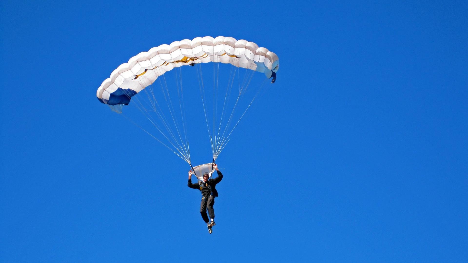 “德甲最后冲刺，争冠战火再度点燃”，德甲结局