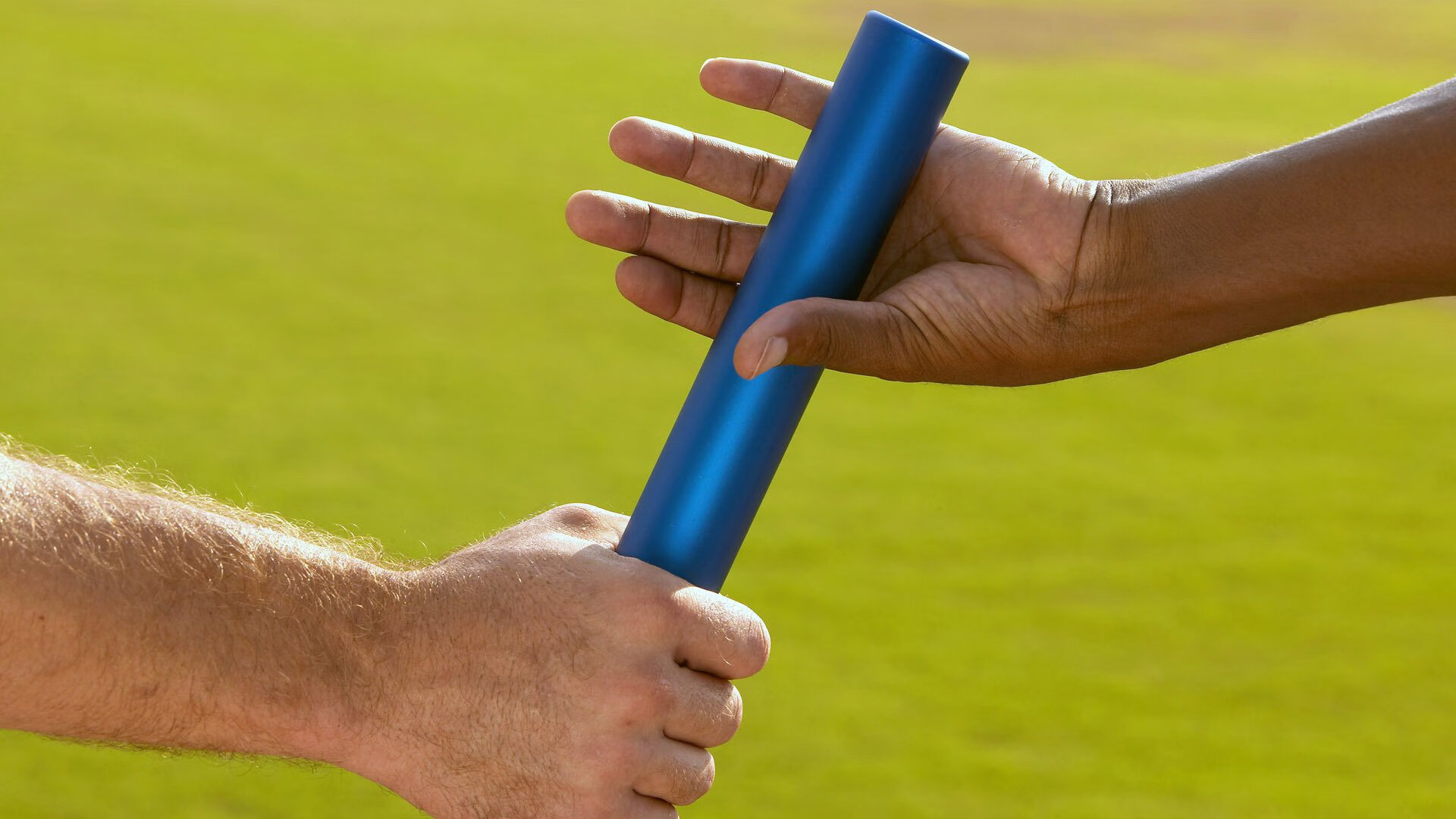 突尼斯篮球运动员健康状况良好，拳王利纳雷斯